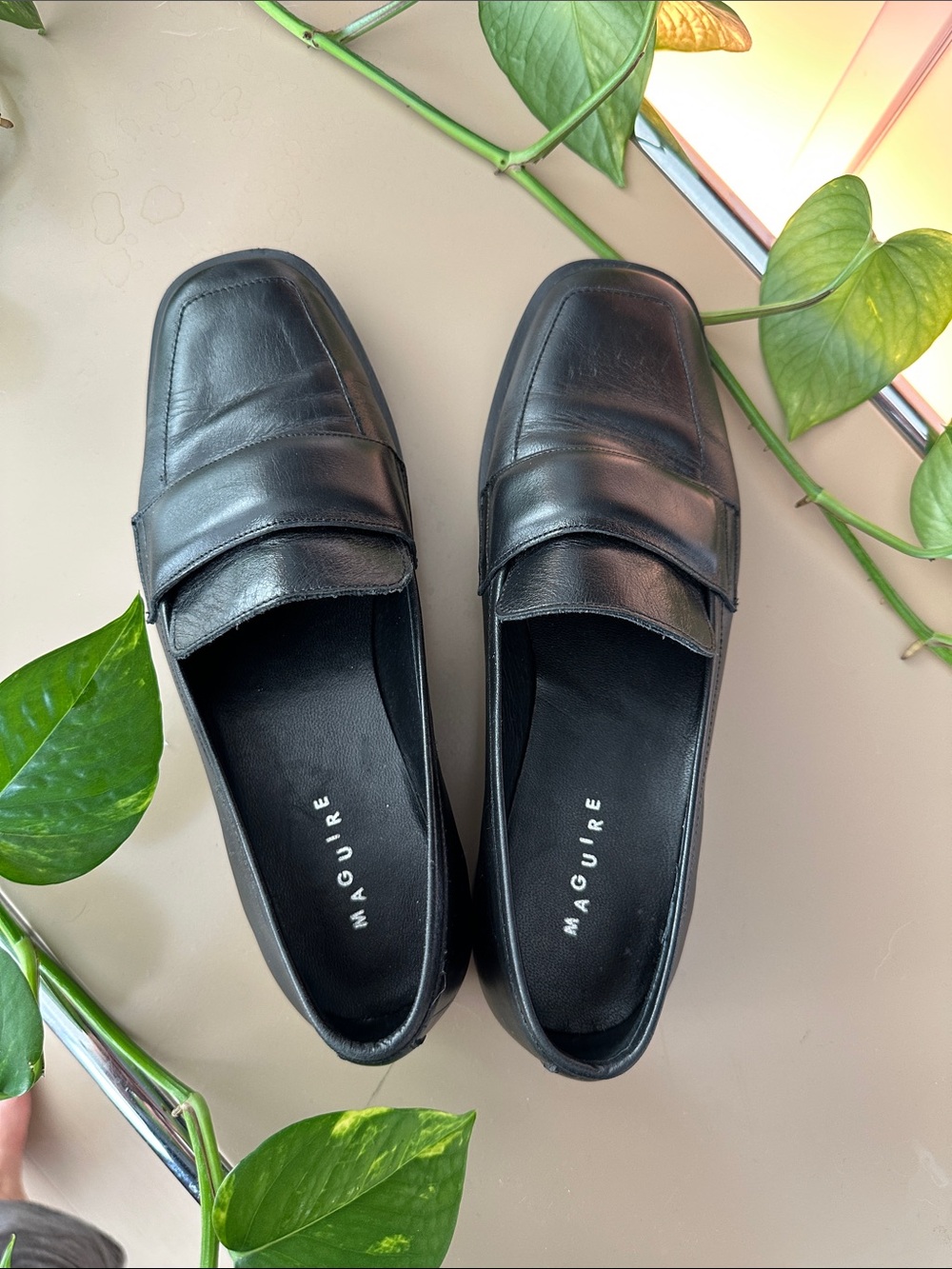 Maguire Women's Black Leather Classic Penny Loafers